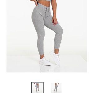 NVGTN Lazy day joggers size M NWT